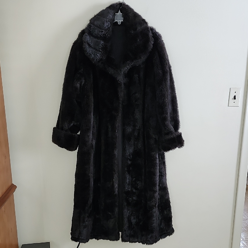 Brandon Thomas Black Faux Fur Coat Maxi Length Black
